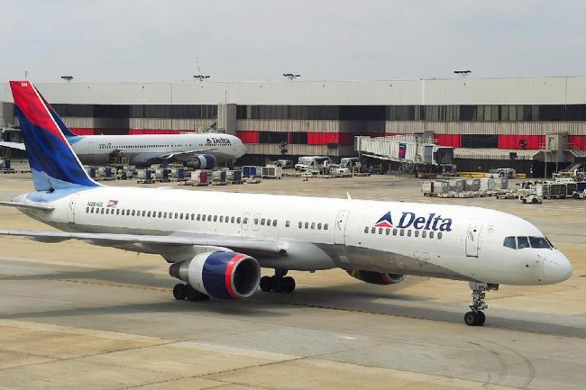 Pesawat Delta Airlines Kecelakaan di Bandara Toronto Pearson Kanada