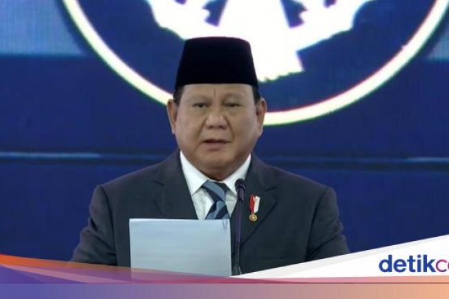 Prabowo Banggakan Demokrasi Indonesia Usai Lantik 961 Kepala Daerah