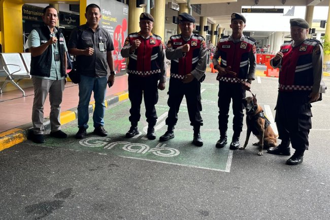Polda Sumbar Libatkan K9 dalam Antisipasi Peredaran Narkoba di Bandara Internasional Minangkabau
