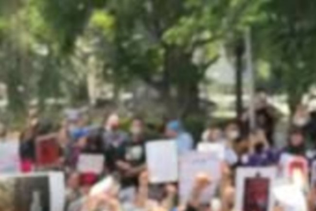 Pekerja Rela Cuti demi Ramaikan Aksi "Indonesia Gelap"