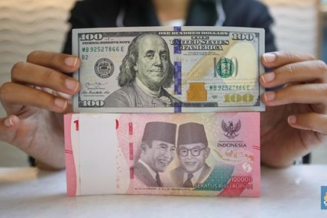 Indeks DXY Melemah, Dolar Bertahan di Rp 16.330
