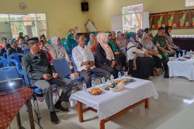 Menjelang Ramadhan, Bhabinkamtibmas Hadiri Acara Silaturahmi Tingkat Kelurahan