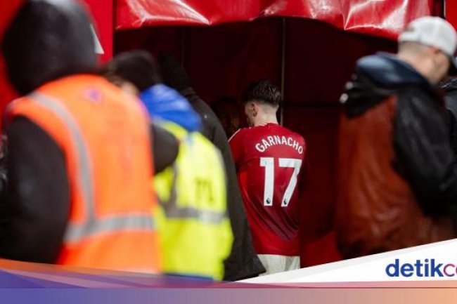 MU Kalahkan Ipswich, Garnacho Ngeloyor Usai Diganti