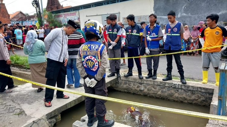 Warga Singogalih Gempar Temukan Mayat Di Selokan Air Di Duga Peristiwa Laka Tunggal yang Terjebur