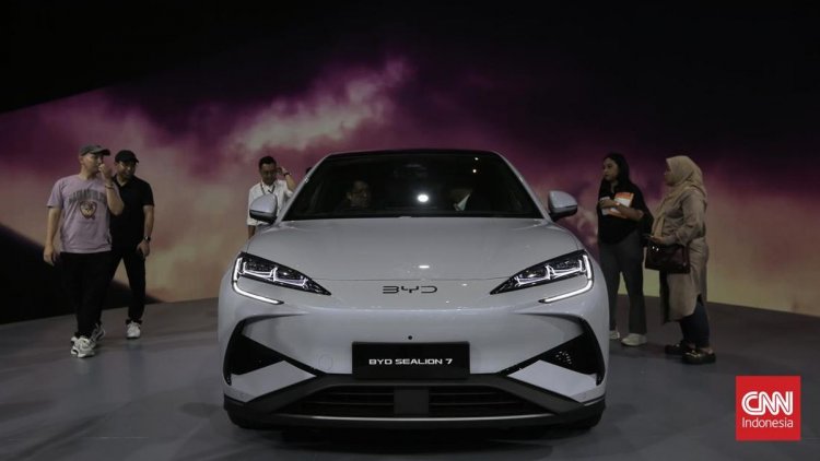 FOTO: BYD Unjuk Gigi di IIMS 2025