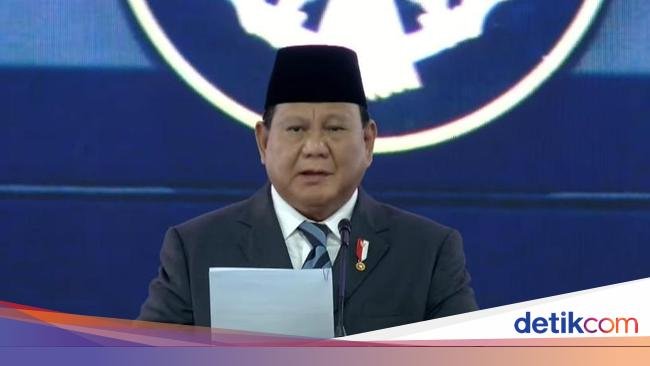 Prabowo Banggakan Demokrasi Indonesia Usai Lantik 961 Kepala Daerah