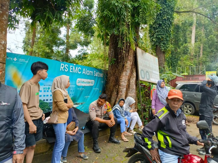Personil Polsek kadudampit Melaksanakan giat Patroli tempat wisata situgunung.