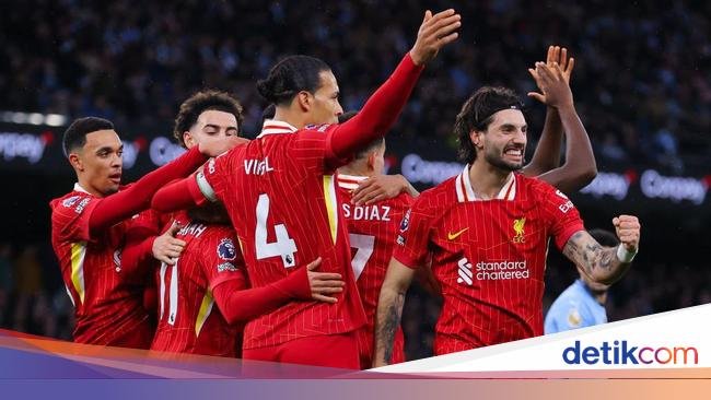 Salah: Pemain Veteran Liverpool Butuh Gelar Juara Premier League Lagi