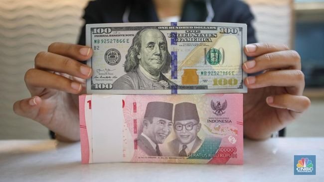 Indeks DXY Melemah, Dolar Bertahan di Rp 16.330