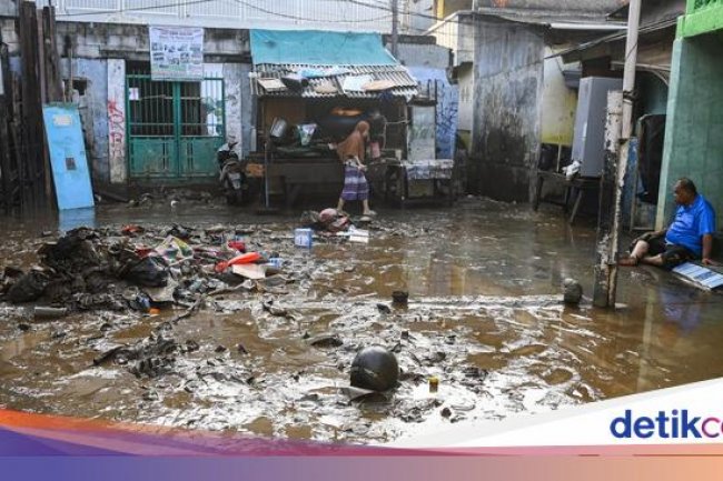 Risiko Kesehatan yang Mengancam Korban Terdampak Banjir di Jabodetabek