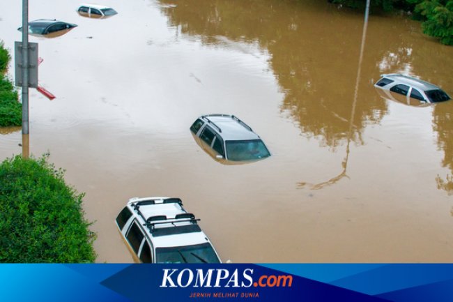 [POPULER OTOMOTIF] Langkah Cerdas Menyelamatkan Mobil dari Banjir, Mengapa Pengendara Motor Wanita Sering Salah Kasih Lampu Sein?
