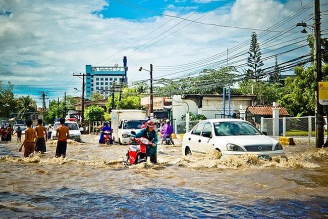 Banjir di Berbagai Daerah, Bagaimana Islam Memandang Bencana?
