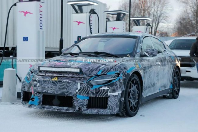 Meluncur Sebentar Lagi, Mobil Listrik Pertama Ferrari Kepergok Isi Baterai