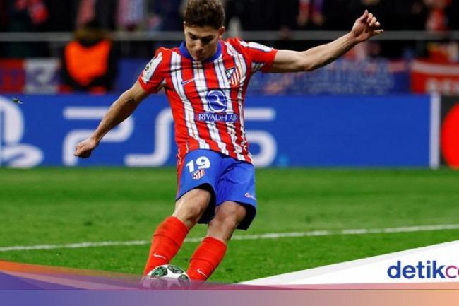 Simeone Pertanyakan Keputusan Anulir Penalti Julian Alvarez