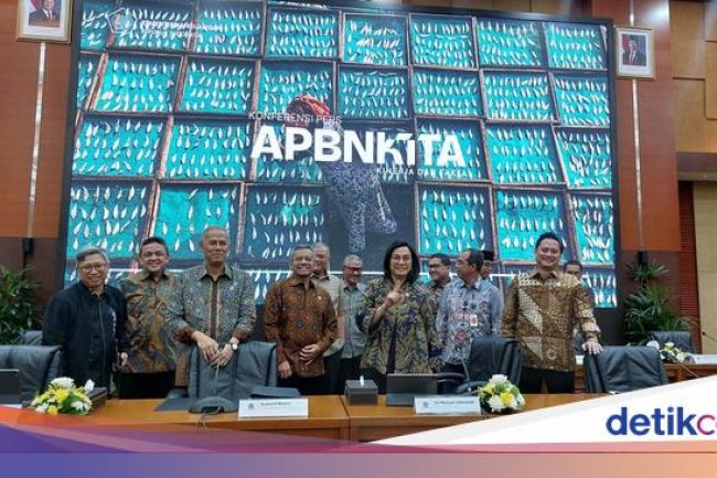 Sri Mulyani Beberkan Alasan Nilai Tukar Rupiah Tembus Rp 16.300