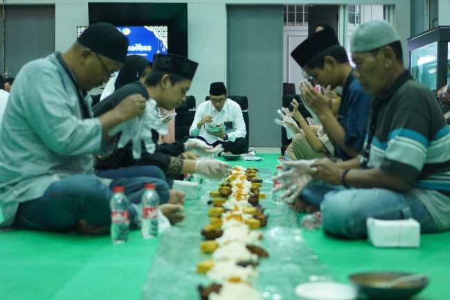 Wujudkan Kebersamaan, Sesditjenpas Ajak Warga Binaan Rutan Salemba Buka Puasa Bersama