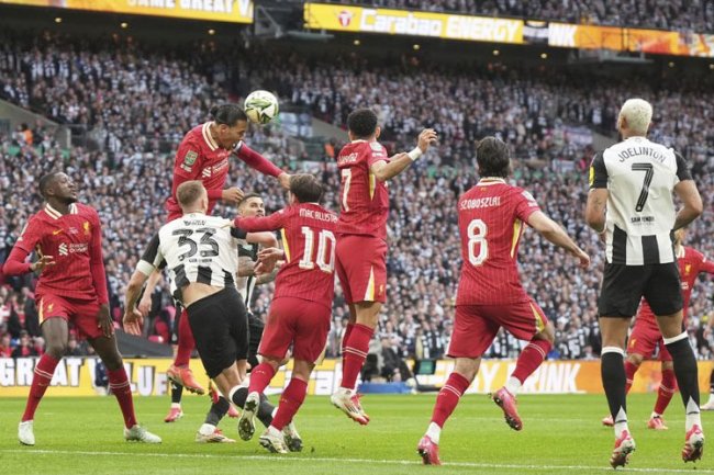 Liverpool Beruntung Ada Jeda Internasional? Arne Slot Gak Setuju Tuh!