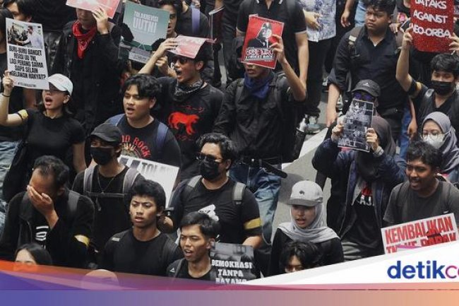 3 Mahasiswa UI Terluka Saat Demo Tolak RUU TNI