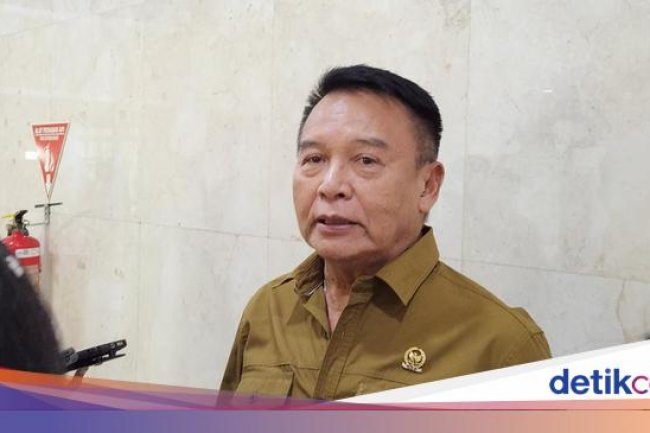 Anggota DPR Minta Panglima Perintahkan Prajurit di Luar 14 Institusi Mundur