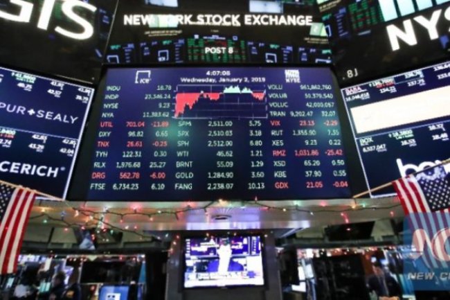 Wall Street Merosot Imbas Tarif Otomotif Trump