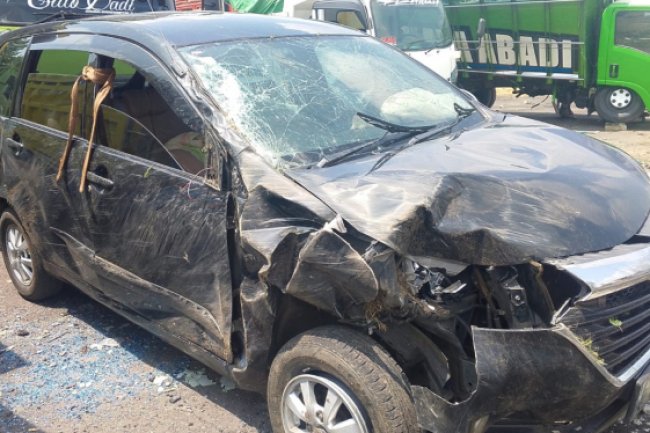 Kendaraan Pemudik Mengalami Kecelakaan di Tol Jombang, 2 Orang Luka