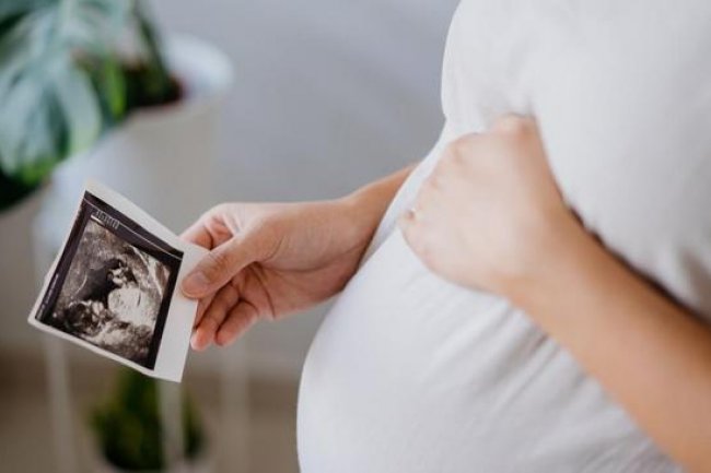 Studi Tunjukkan Hamil di Usia Muda Berisiko Lebih Lahirkan Bayi Lahir Kecil