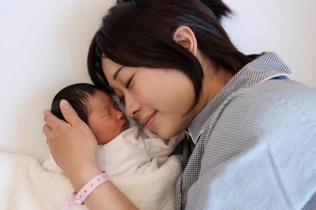 15 Buah yang Baik untuk Ibu Baru Melahirkan dan Menyusui