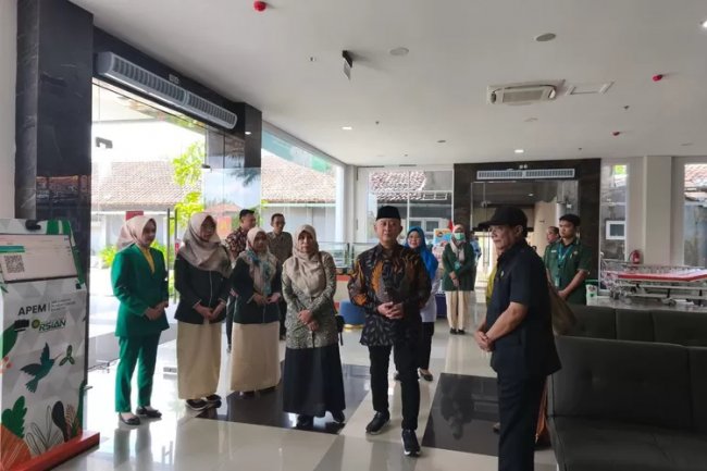 Direktur Teknologi Informasi BPJS Kesehatan Kunjungi RSI Aisyiyah Nganjuk. Pastikan Kemudahan Layanan dan Transformasi Digital JKN Berjalan Optimal.