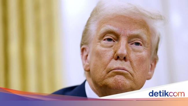 Trump Tunda Tarif Impor Mobil dari Meksiko-Kanada, Minta Produsen Balik ke AS