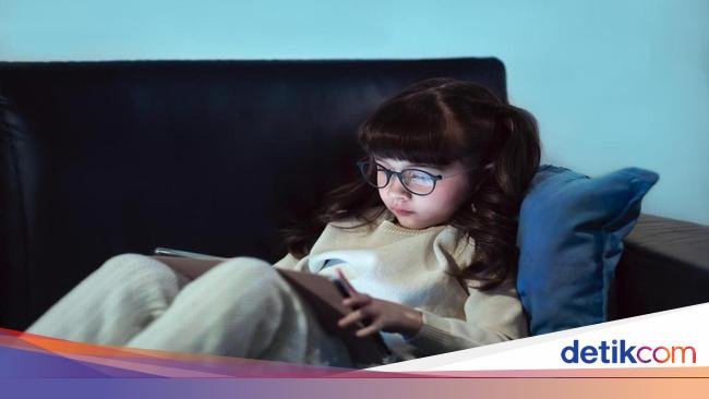 Teknologi Lensa Canggih untuk Perlambat Perkembangan Mata Minus Anak