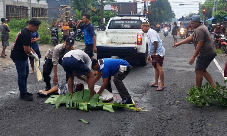 Pemotor di Kabupaten Blitar Tewas, Usai Tertabrak Pikap dan Terlindas Bus