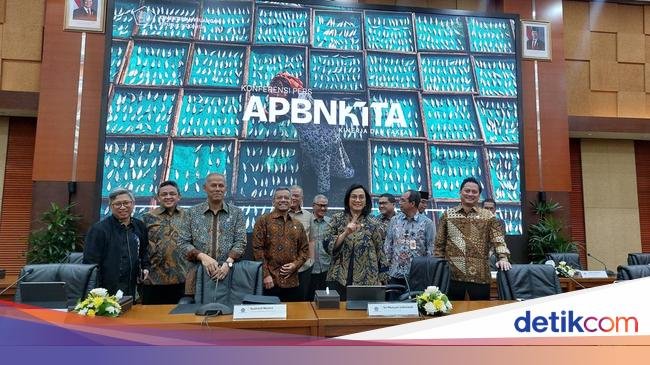 Sri Mulyani Beberkan Alasan Nilai Tukar Rupiah Tembus Rp 16.300