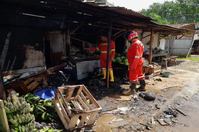 Gegara Putung Rokok, Warung Milik Warga di Cilacap Kebakaran