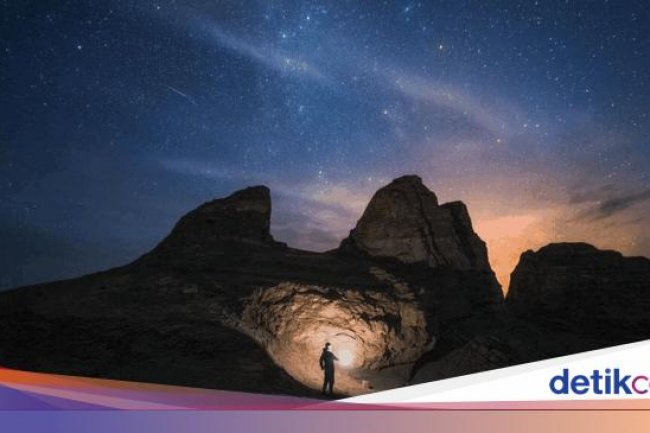 Daftar Fenomena Astronomi April 2025: Pink Moon-Hujan Meteor Lyrid