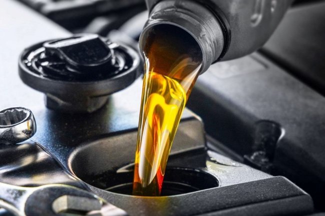 Kiat Jitu Menjaga Kondisi Oli Mobil Anda Agar Selalu Optimal
