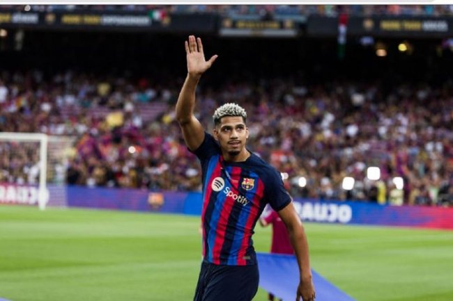 Barcelona Kena Krisis Keuangan Lagi, si Kerbau Uruguay Siap Dijual