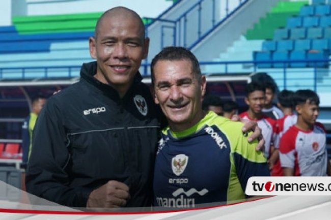 Tangan Kanan Patrick Kluivert Hubungi Nova Arianto setelah Timnas Indonesia U-17 Kalahkan Korea: Dia Bilang...