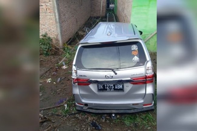 Mobil Berisi 5 Orang Terseret Kereta Api di Asahan, Ada Korban Tewas