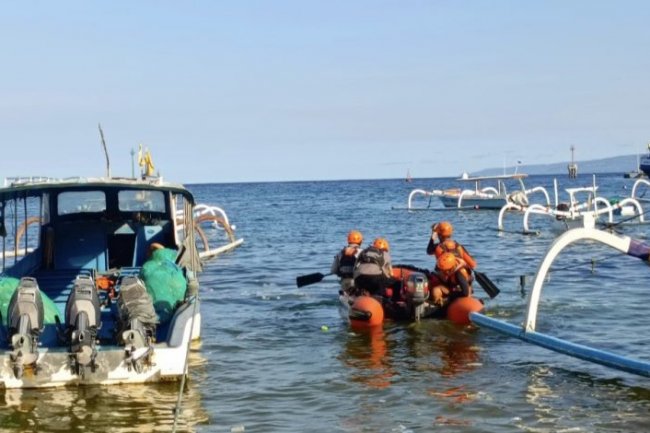 Pemancing Diduga Terseret Arus di Pantai Mimba, Tim SAR Lakukan Pencarian -