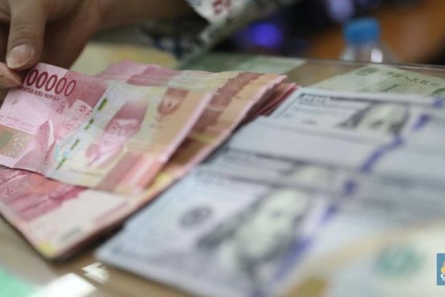 Rupiah Melemah & Dolar ke Rp 16.850, Ini Penyebab & Analisanya