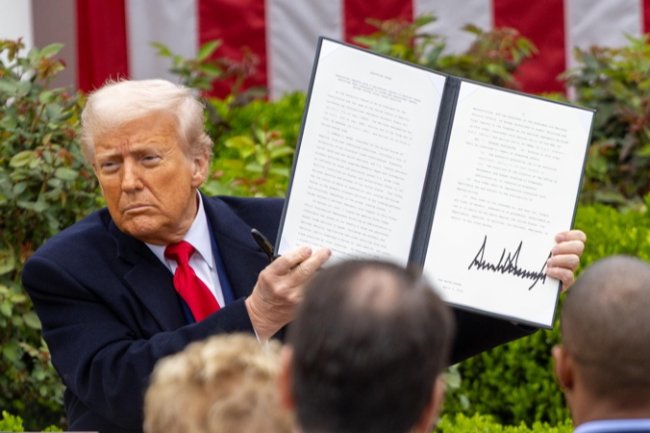 Tiongkok Akan Lawan Sampai Akhir, Usai Trump Ancam Tarif Tambahan 50 persen