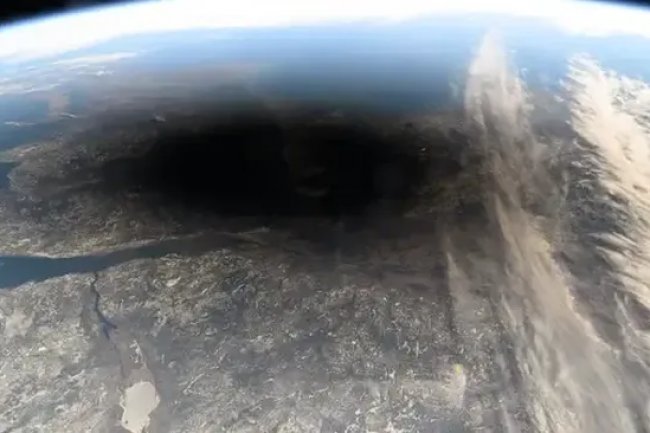 Magnet Bumi Makin Liar, NASA Ungkap Lubang Besar di Langit