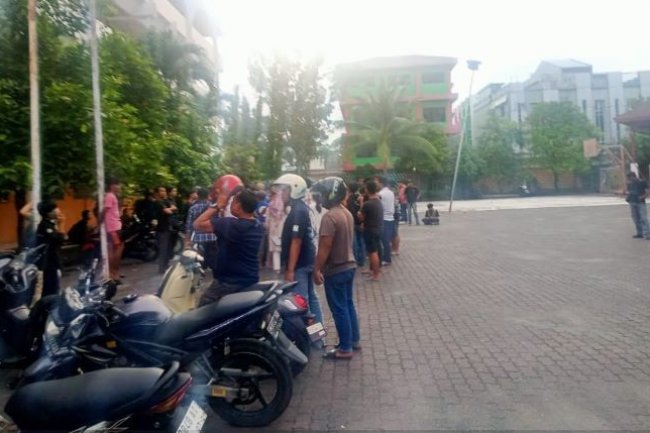 Warga dan Mahasiswa Darma Agung Bentrok di Jalan Mataram, Ini Masalahnya