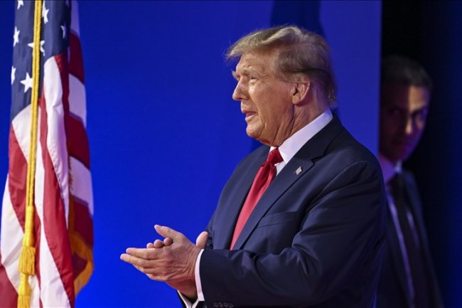 Trump Longgarkan Tarif Resiprokal atas Produk Elektronik Tiongkok