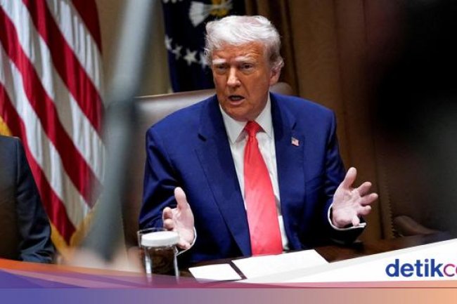 Trump Bebaskan Tarif Tinggi untuk Impor Ponsel dan Barang Elektronik