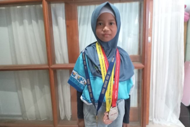 Atut, Bocah Tujuh Tahun Langganan Juara Olimpiade Matematika Internasional