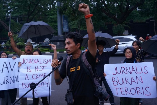 Aksi Kamisan di Semarang: Tuntut Peristiwa Kekerasan terhadap Jurnalis, Pecat Oknum Aparat!
