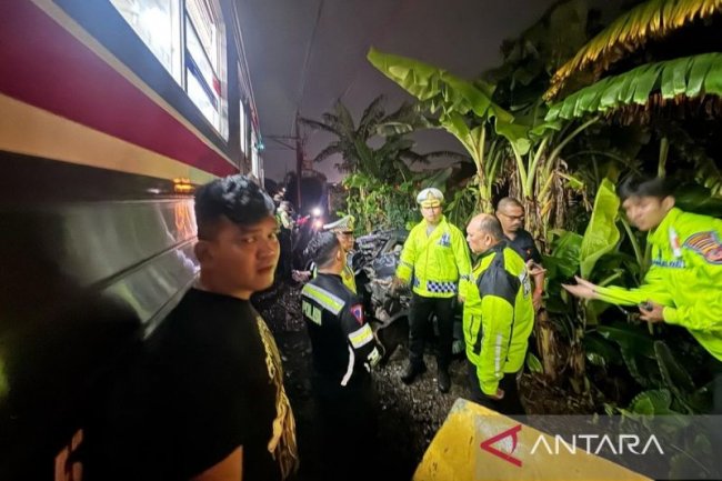 Tak ada korban jiwa dalam peristiwa KRL tabrak mobil di Bogor