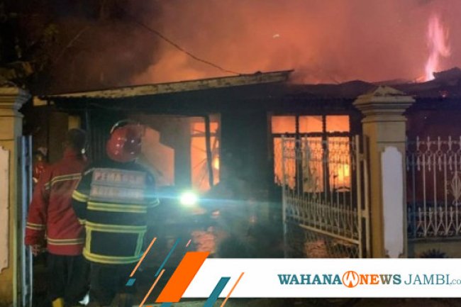 Bangunan Dua Tempat Usaha di Kota Jambi Terbakar Setelah Tabung Gas Meledak