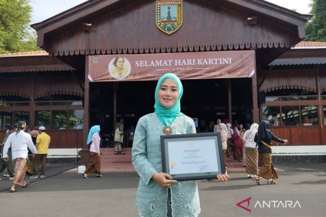 Farikha, sosok Kartini asal Kudus yang jadi wasit badminton Internasional